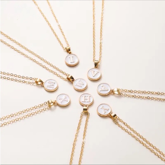 Jewelry - NWOT Gold Initial Pendant Necklace